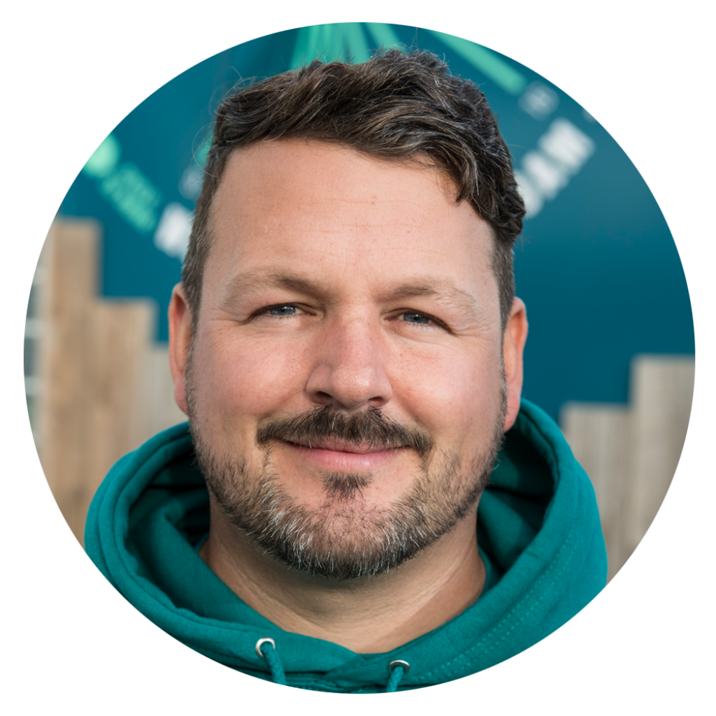 dom Dom Naked Solar Profile