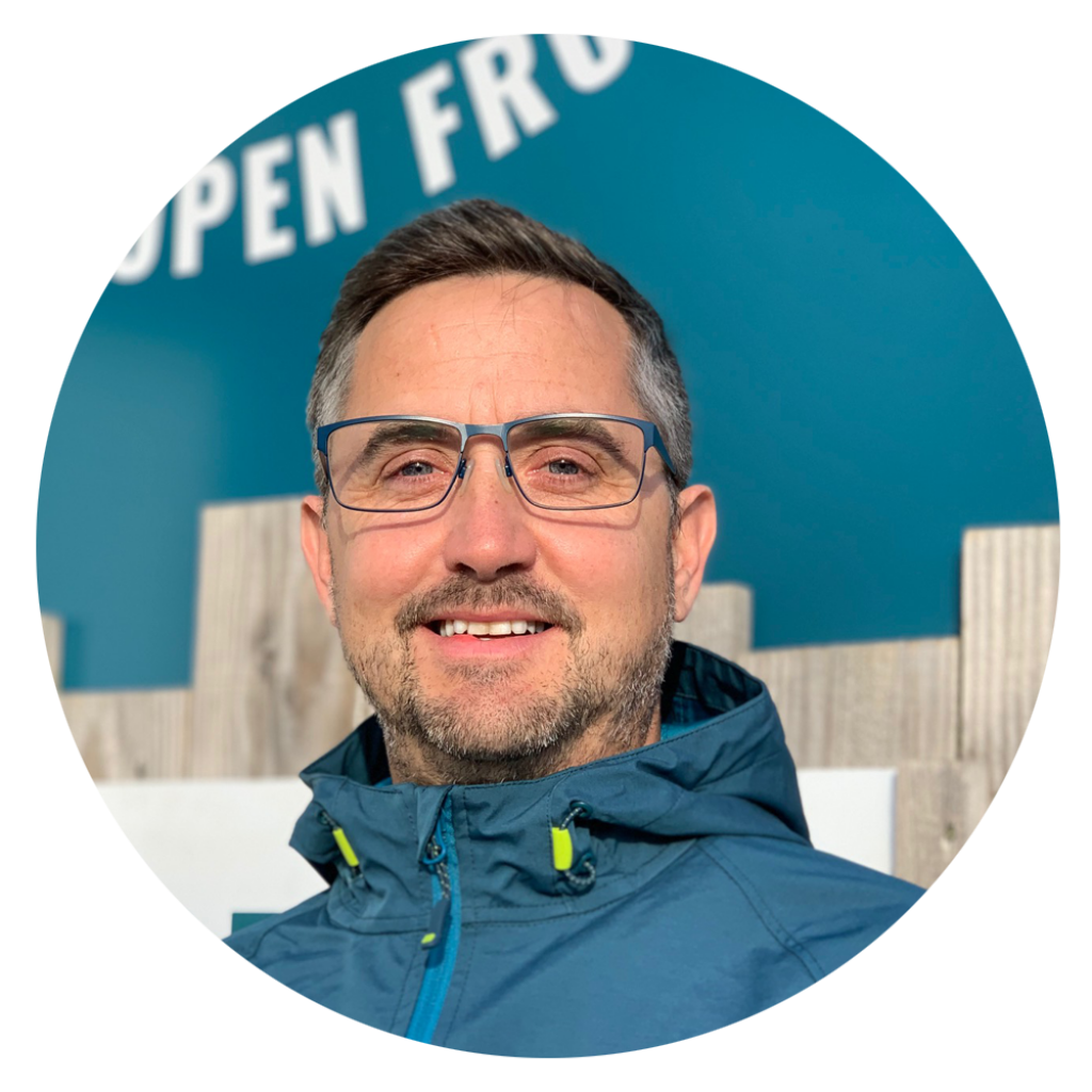 nkd-team-photos-2020-s1-xxxxxx Naked-Solar-Sam