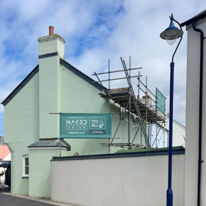 naked-solar-scaffold-sign-nansledan